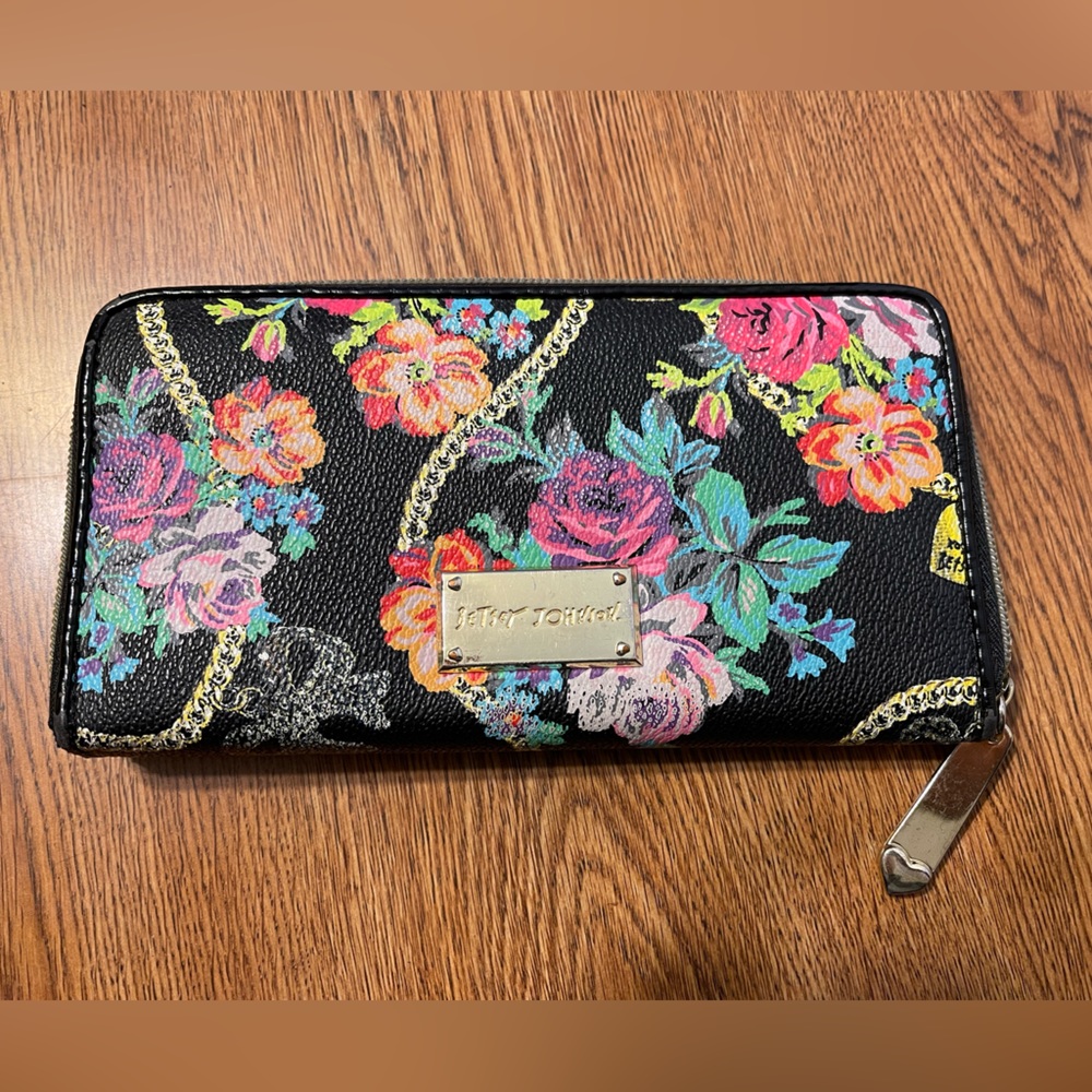 Rose & Chain Print Wallet
